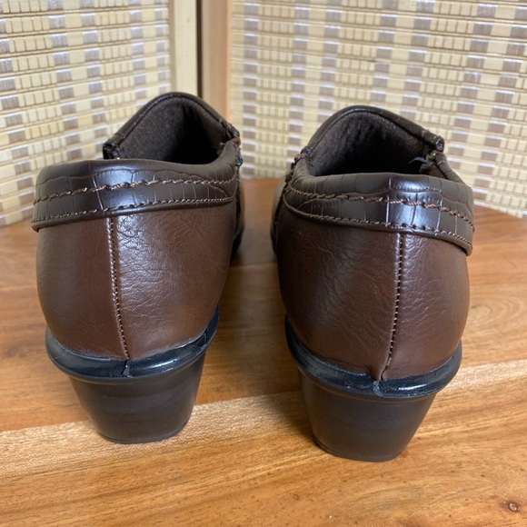 Easy Street Woman’s 7M Darcy Brown Zipper Shooties Comfort NWOT - Picture 5 of 7